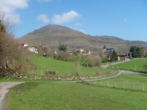 Petit village de Sacoué 65370 - Barousse