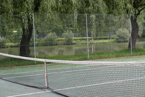 Courts de Tennis Lac de Mauléon Barousse.jpg